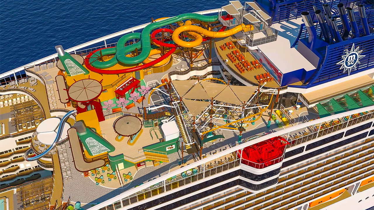 Круїзний лайнер MSC World Asia у Середземному морі